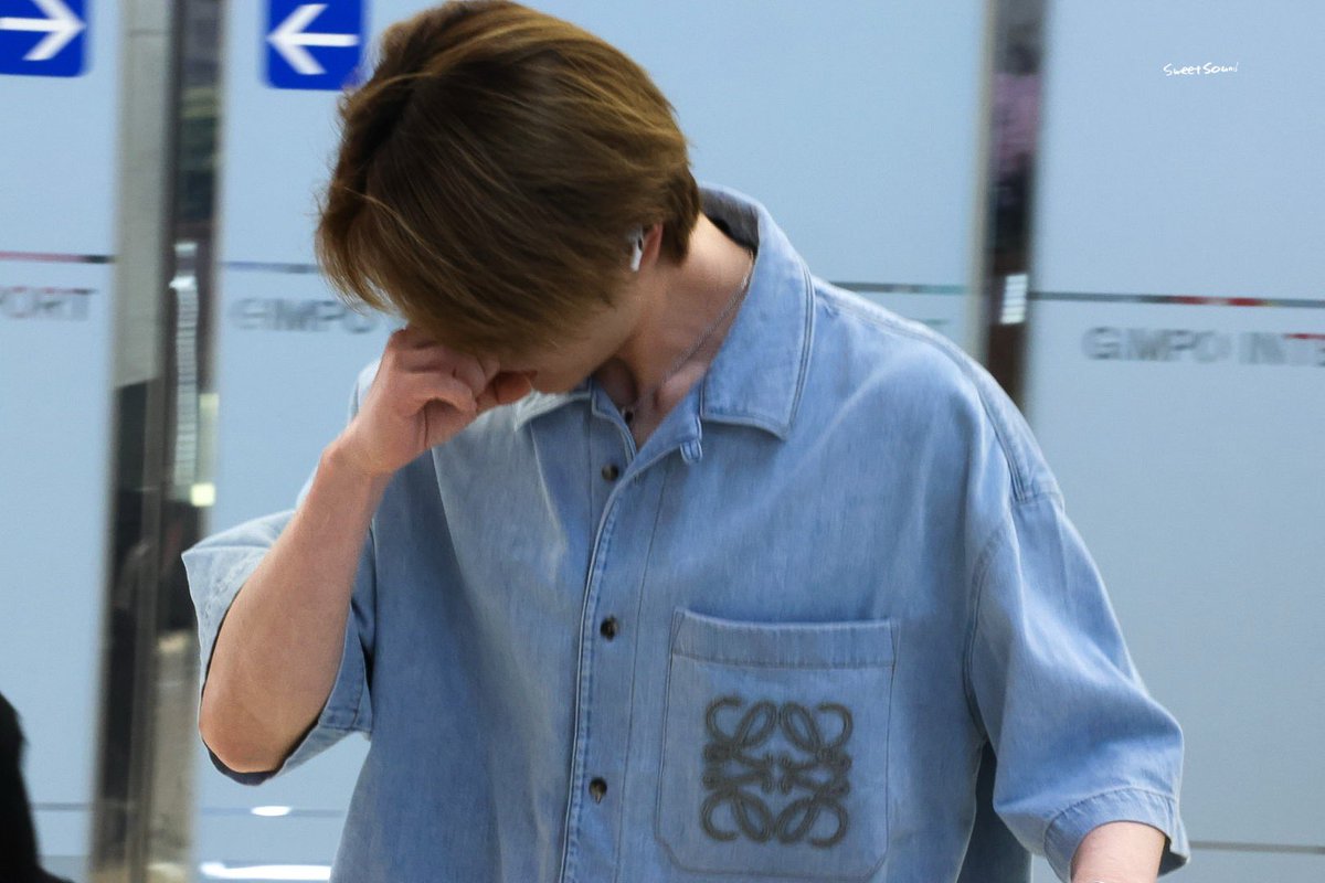 sweetsound1214's tweet photo. 260608 

진기야 너무 고생많아써

#ONEW #온유 https://t.co/5F4Y3IYvRE