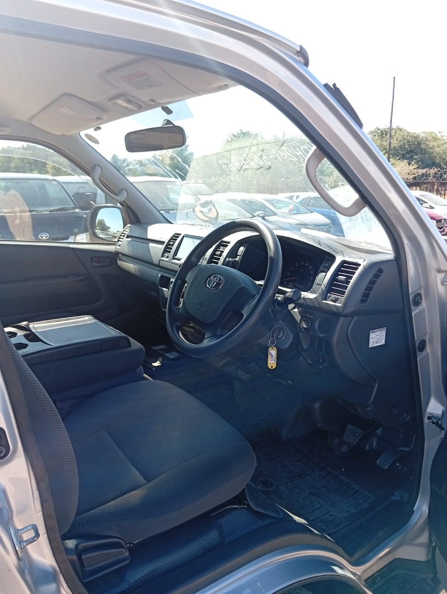 GabrielHungwe2's tweet photo. Hiace
KDH201-5025956
2016-12
Diesel
Silver

Price before duty $13000
Duty and other costs $5500

Gabriel lmport Solutions (pvt) Ltd 
+263776316335 
+263715655987 

https://t.co/dPoqeXTktd https://t.co/2rHPvZQbNH
