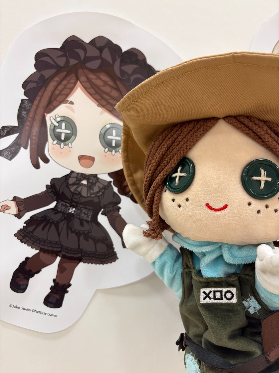 EmmaIdentityVJP's tweet photo. IdentityV×#ZOZOTOWN×#THEキャラ SHOP
🖤～ モノクロのワルツ ～🤍
「Infinity colors」

待って…エマがいる！
エマがエマに遭遇しちゃった🌷
にこにこ止まらない…！

近くに行く機会があったら、ぜひ立ち寄ってみてね🛍️

#IdentityV #第五人格 https://t.co/KVVHQH2CJg
