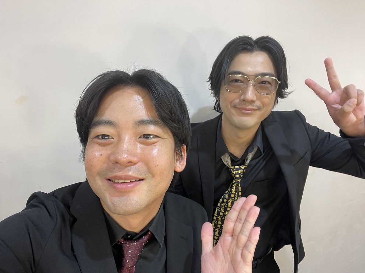 zenmonkey_m's tweet photo. 昨日！人狼の演劇の千秋楽でした！

"こんなに楽しいコンテンツを僕は知らなかったなんて"

でした！

皆観た方がいいしお芝居好きな芸人は出た方がいい、配信でまだ観れます！
#人狼TLPT https://t.co/kpXCeyBcMc