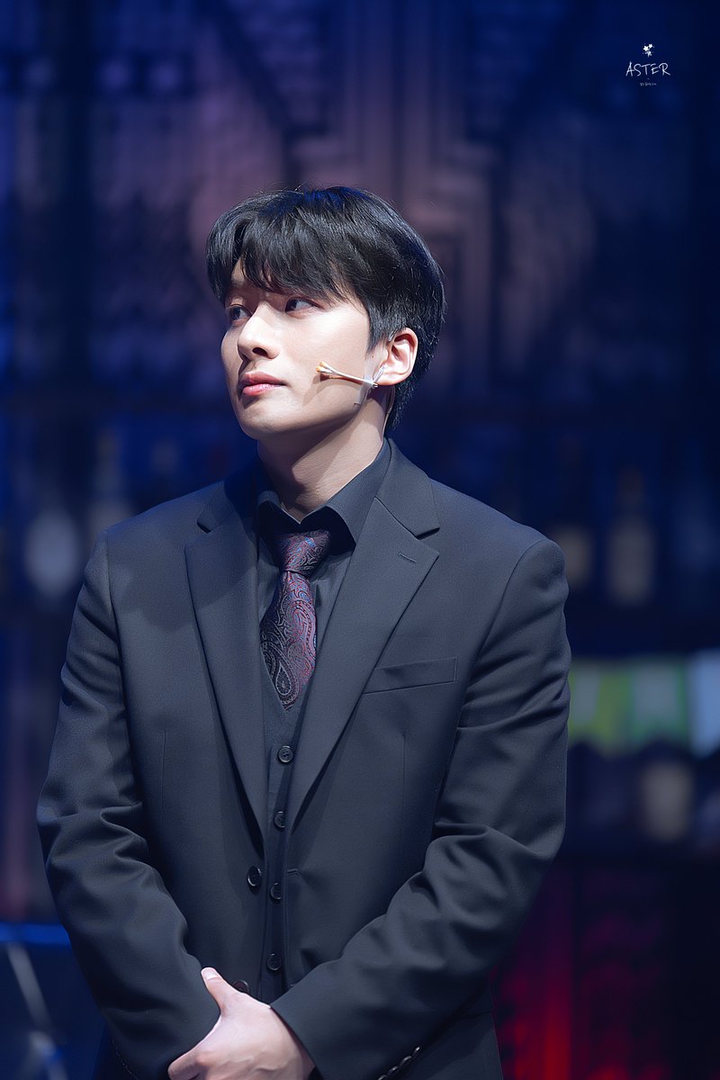 Aster_pic's tweet photo. 260607 뮤지컬 비스티 무대인사

#박준형 승우 https://t.co/Yr31hgMHaE