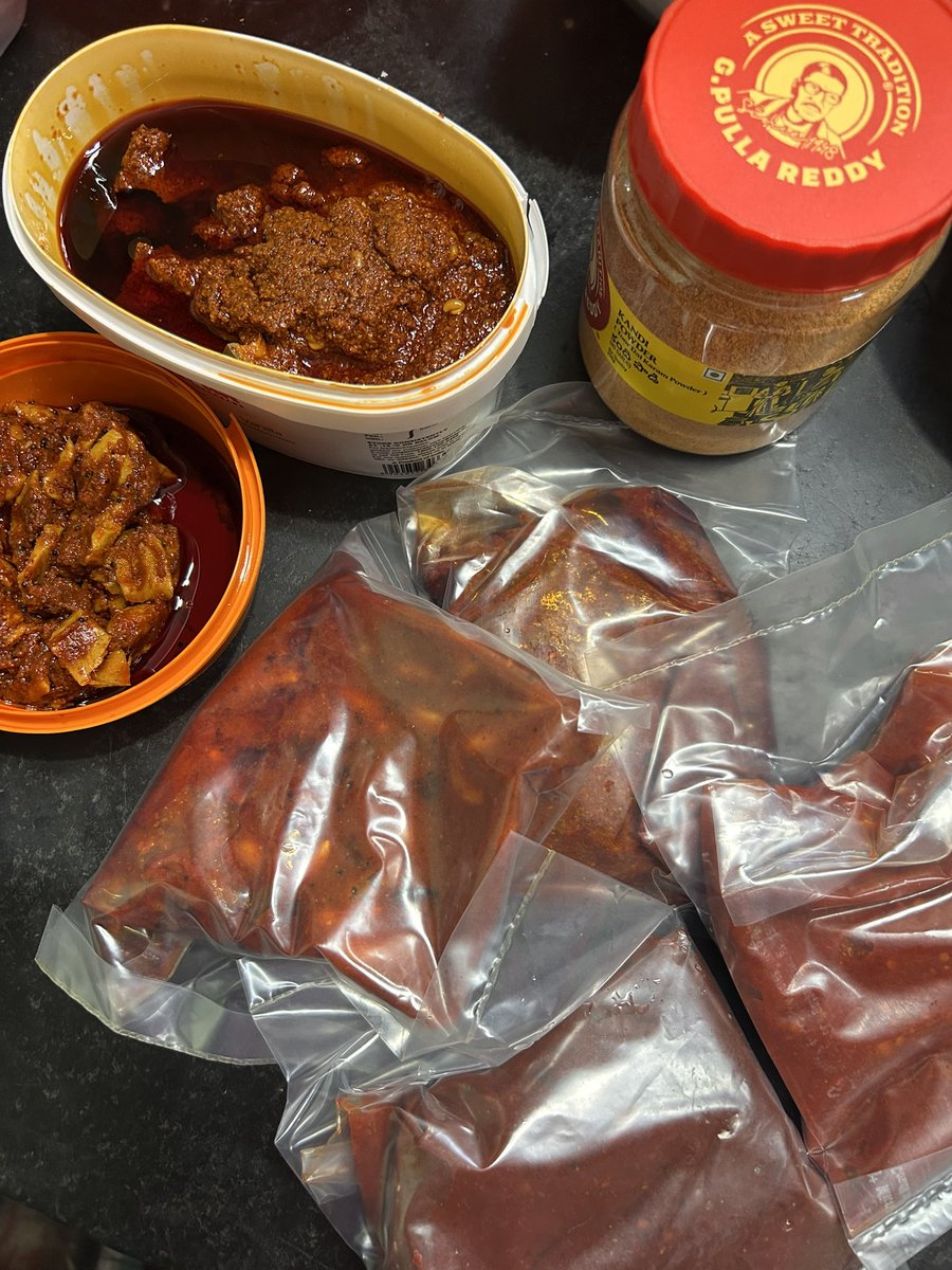 PantryCar's tweet photo. When you return from #Hyderabad !
Home made pickles from friend and also shop bought! ๐โฅ๏ธ
Pappu Podi too ๐โฅ๏ธ
#Foodie #Oorgai #PickleNation #SouthIndian #Summer https://t.co/kGdIzVT1oR