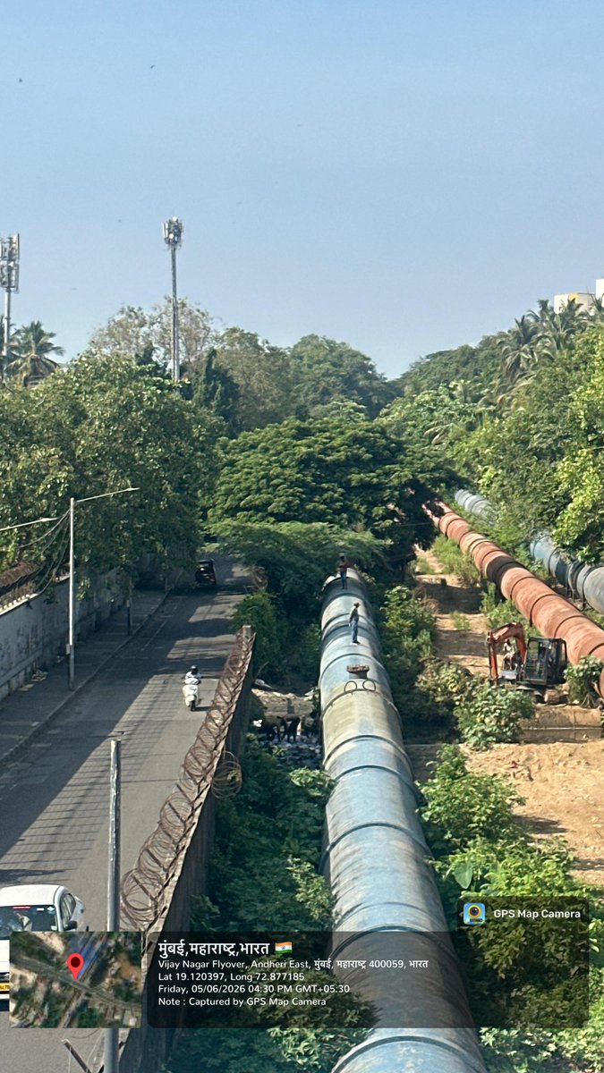 anitajeepal3's tweet photo. @CPMumbaiPolice परिमंडल (10)के/यम आई डी शी पो थाने के हद में ये गटर को तोड़कर सिप्ज कंपनी से गोल्ड डस्ट अवैध तरीके से निकाल कर अस्थनिक गुंडे करणराज विनायक सूर्यवंशी द्वारा बेचा जा रहा हैं इसकी जानकारी midc पो थाने के अधिकारियों को भी हैं और कई लोगो के. जुड़े होने की आशंका हैं https://t.co/ncMxrvEKsr