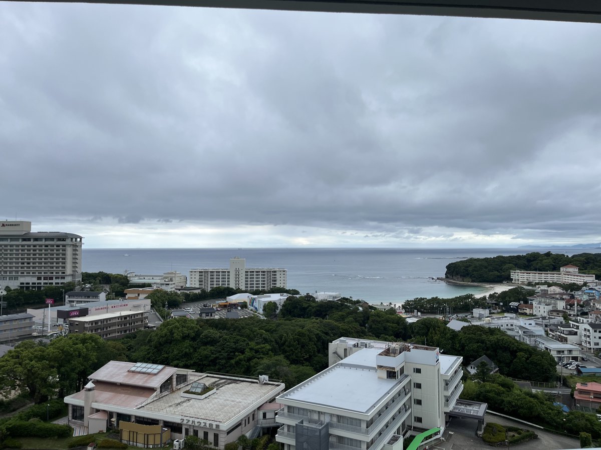 alpha_1018's tweet photo. 絶対3人用の部屋じゃなくて草 https://t.co/ZiQHjlcPOZ