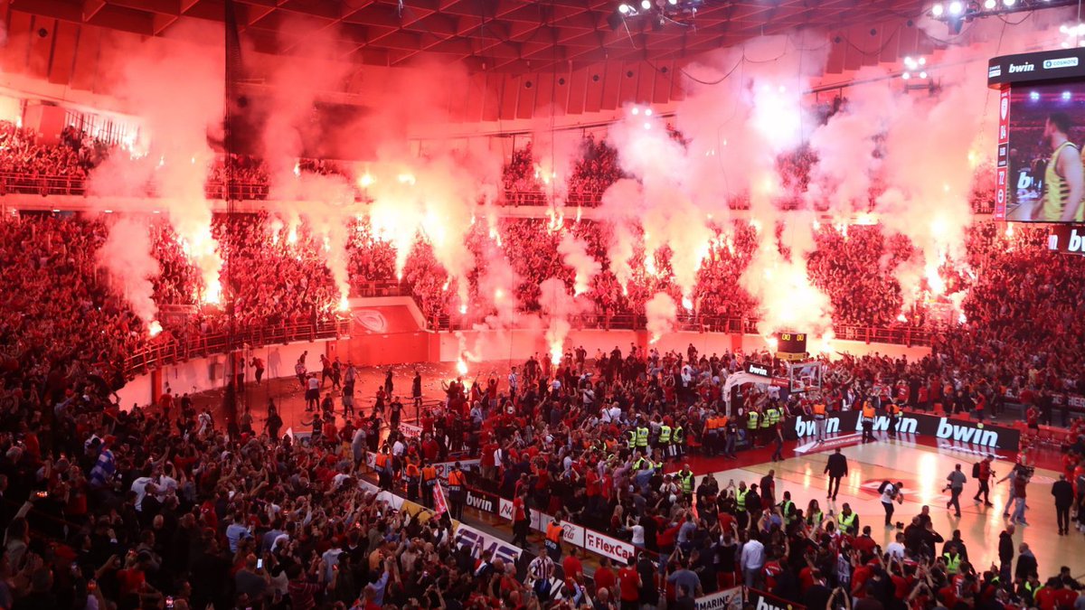 mariospriam_fan's tweet photo. 💯 Σήμερα το ΣΕΦ επιβάλλεται να είναι πιο καυτό από ποτέ, αφήνουμε τα λαρύγγια μας για τη νίκη και ωθούμε τον #OlympiacosBC με τη δύναμη της φωνής μας!
Η ομάδα μας χρειάζεται περισσότερο από ποτέ και τώρα είναι η ευκαιρία μας να της ανταποδώσουμε όσα μας προσέφερε φέτος.- 👊 https://t.co/4fa0aPgAOS