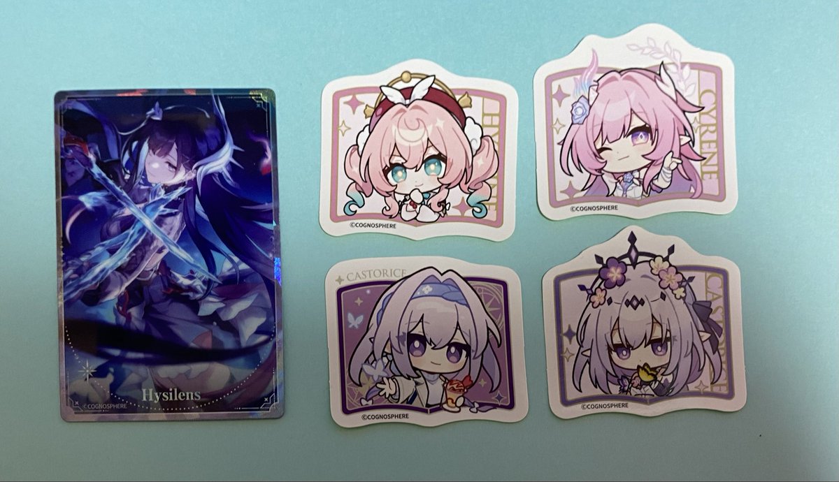 a719816's tweet photo. ［崩壊スターレイル、スタレ　スシロー　コラボ］

交換

求)ケリュドラ全部、ファイノン皿、ファイノンステッカー、ファイノンしおり

譲）画像のもの
　皿＝皿
　皿→カード＋ステッカー
　カード＝カード
　カード→皿＋ステッカー etc…

気軽にお声がけください♪ https://t.co/3YDEIvo29Q