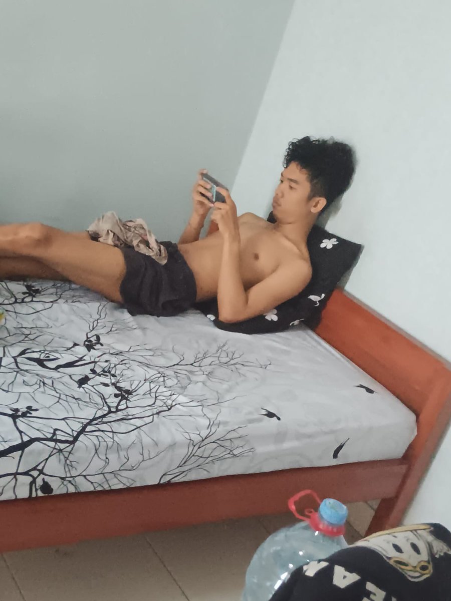 keritingrambut 𐂂 tweet media