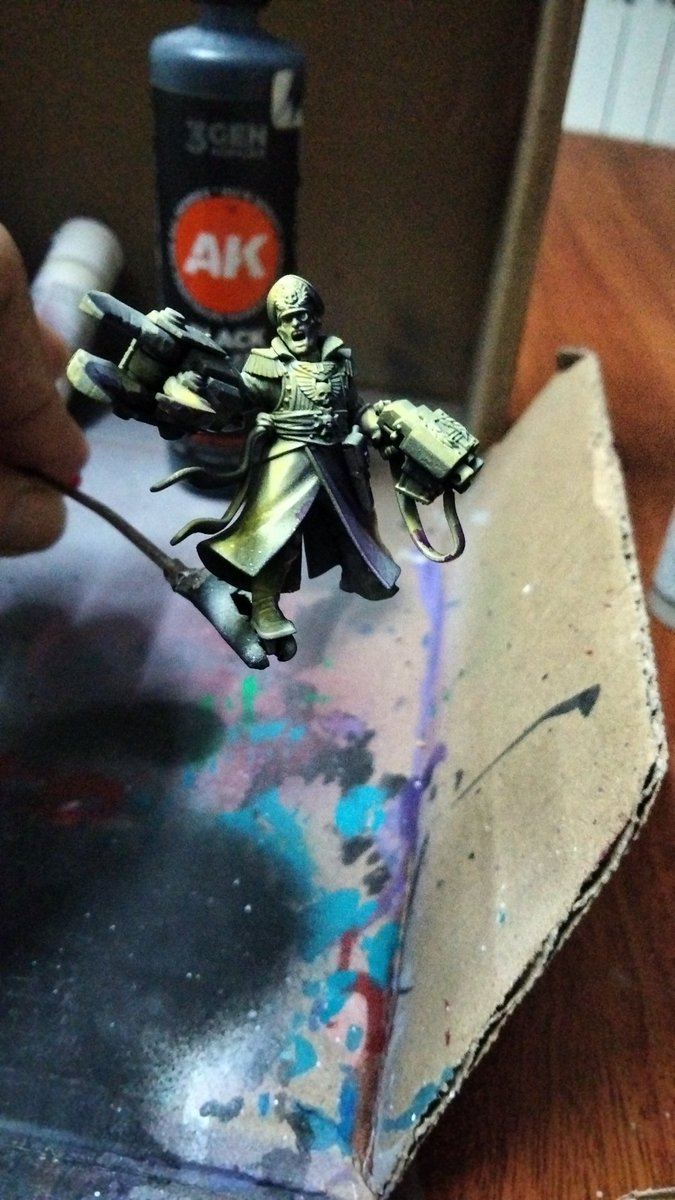 LuisMoler's tweet photo. Pues Giraldez y Juan Miniaturista, podrán anunciar sus aerógrafos todo lo que quieran... Pero yo he hallado la Sancta Machinna... Menúuuun descubrimiento!!! Y por menos de 100 napos!!! https://t.co/tuNt3r4f9O