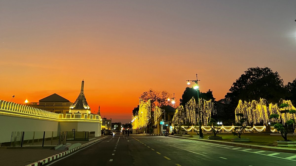 jayhappywealth's tweet photo. ใครเป็นเหมือนเรามั้ย พอเจอโพสต์มู้ดแบบนี้แล้วรู้สึกอยากไปไหว้พระ อยากไป chill along this vibe just to rise up the vibrationnn ✨ จิตใจสงบ พลังงานบวกพุ่งปรี๊ดเลย 🤍 https://t.co/p75S3uXuCg