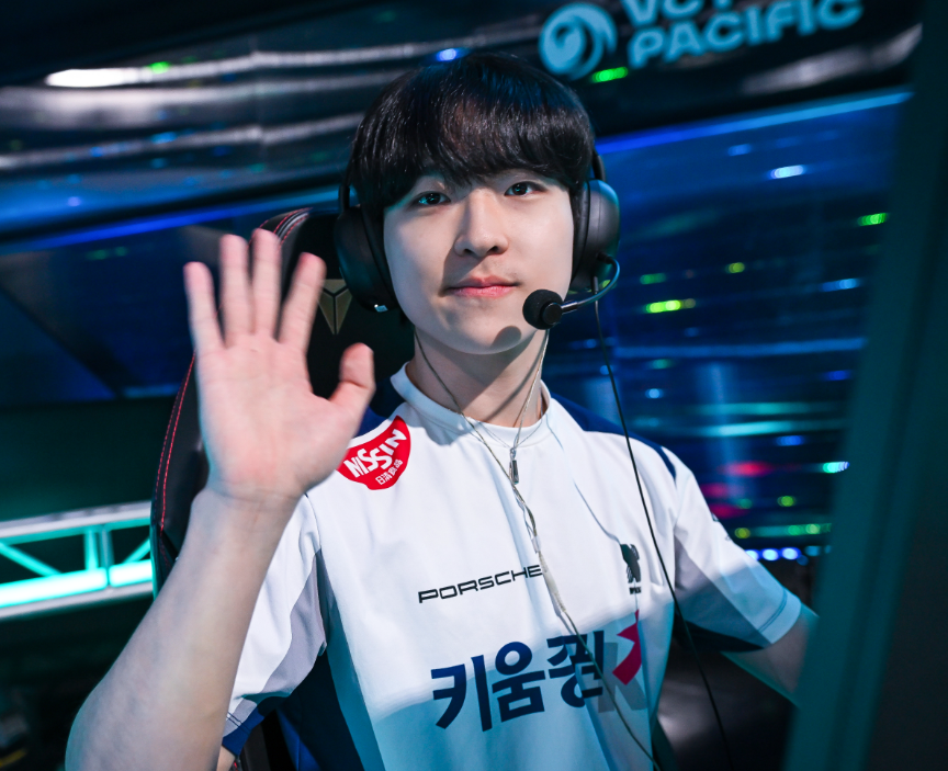 DRX_VALORANT's tweet photo. wave back to @BeYNvlrt for 1337 years of good luck https://t.co/nBUuGsooEo