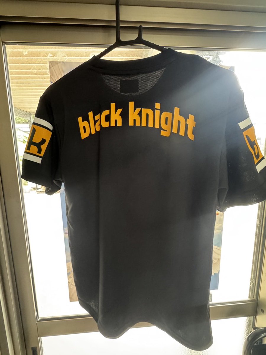 kaien70's tweet photo. ブラックナイトから日本バドミントン専門店会オリジナルのTシャツが届きました

いつもバドミントン界にはないデザインで攻めてきますね〜

数量限定です
欲しい方、お早めにどうぞ‼️ https://t.co/WudQa3xriY