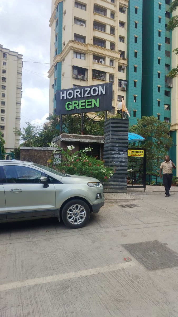 HorizonCHS's tweet photo. @MTPHereToHelp @CPMumbaiPolice @CMOMaharashtra the car is parked in such a way that car coming out of our society has no visibility and there’s a big chance of an accident. Horizon Green CHSL RAHEJA ESTATE KULUPWADI BORIVALI EAST MUMBAI 400066 https://t.co/lWbGLRzEKT