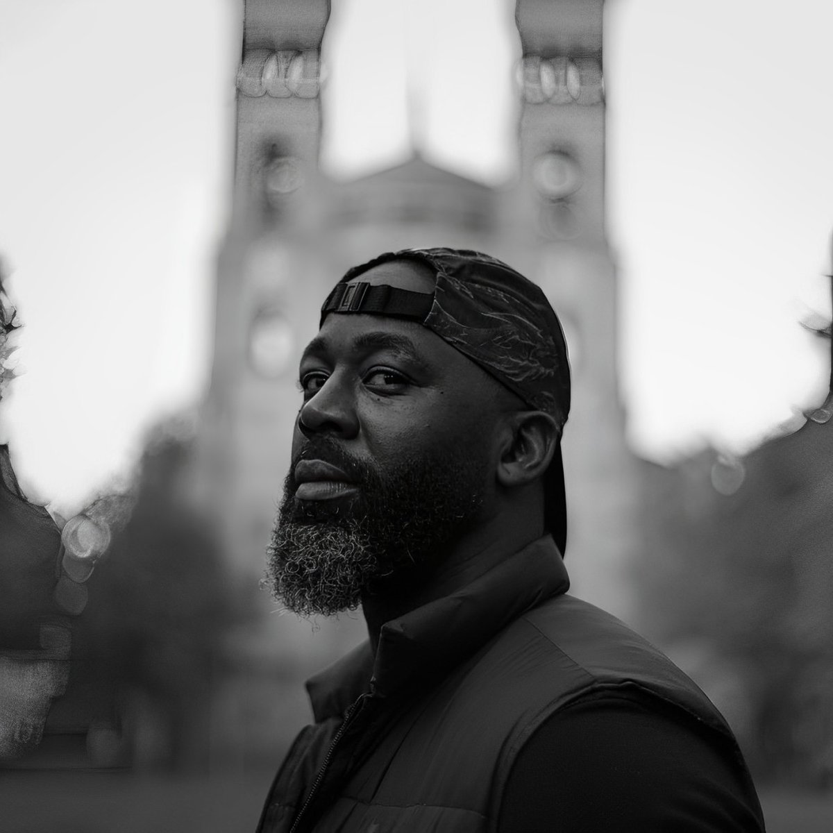 NigerianBarz's tweet photo. "I move with purpose, stay immune to serpents.

Never knock the hustle of another human working.

We can’t all be Lion kings, that would be too disturbing.

My spirit animal is a wolf and they don’t do the circus..."

"Draw Me Close" - ft. Ghost https://t.co/FIN5kAtJb4