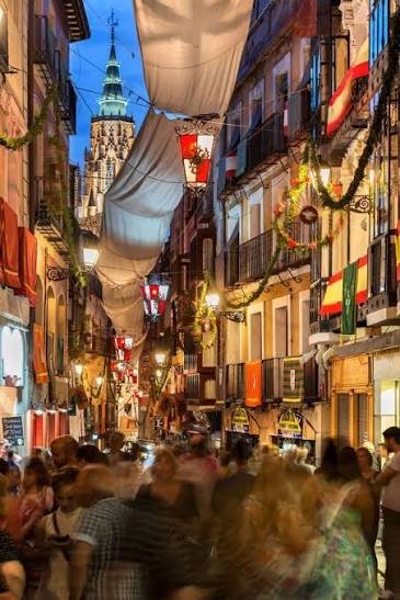 SL_Brandoni's tweet photo. Millones de personas han demostrado este fin de semana que España es un país mayoritariamente católico. https://t.co/1upG3PJnxB