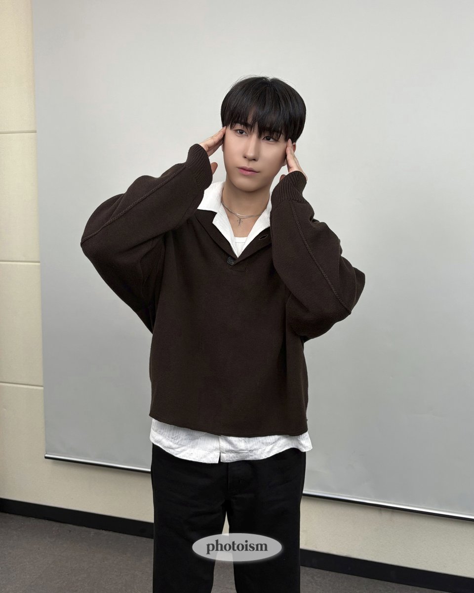 photoism_behind's tweet photo. @official_ONEWE https://t.co/P8mr3yOsuW