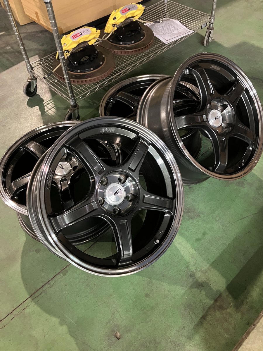 trustplanning32's tweet photo. 【 出品予定のご案内 】
ゴルフ AUDJHFの準備中!
・STOPTECHキャリパー
・SSR GTX03
・ECSチューニング カーボンパーツー等 出品予定です🔥
🔧パーツ等のお問合せ
https://t.co/2LNaTJSSlo
🚗中古新着情報
https://t.co/WobwSnyp8C
#golf #ssr #ecstuning #中古パーツ #トラスト企画 https://t.co/ouJgaoCzJc