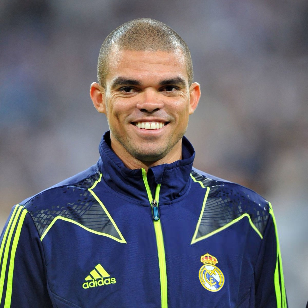 RealMadridXtra's tweet photo. 🚨💣 𝐁𝐑𝐄𝐀𝐊𝐈𝐍𝐆: Pepe is reportedly close to joining José Mourinho's coaching staff at Real Madrid.

Pepe is said to be one of the names being considered as Mourinho looks to build a coaching staff with strong ties to the club and the dressing room.

— @Ramon_AlvarezMM https://t.co/FWUTgMADiV