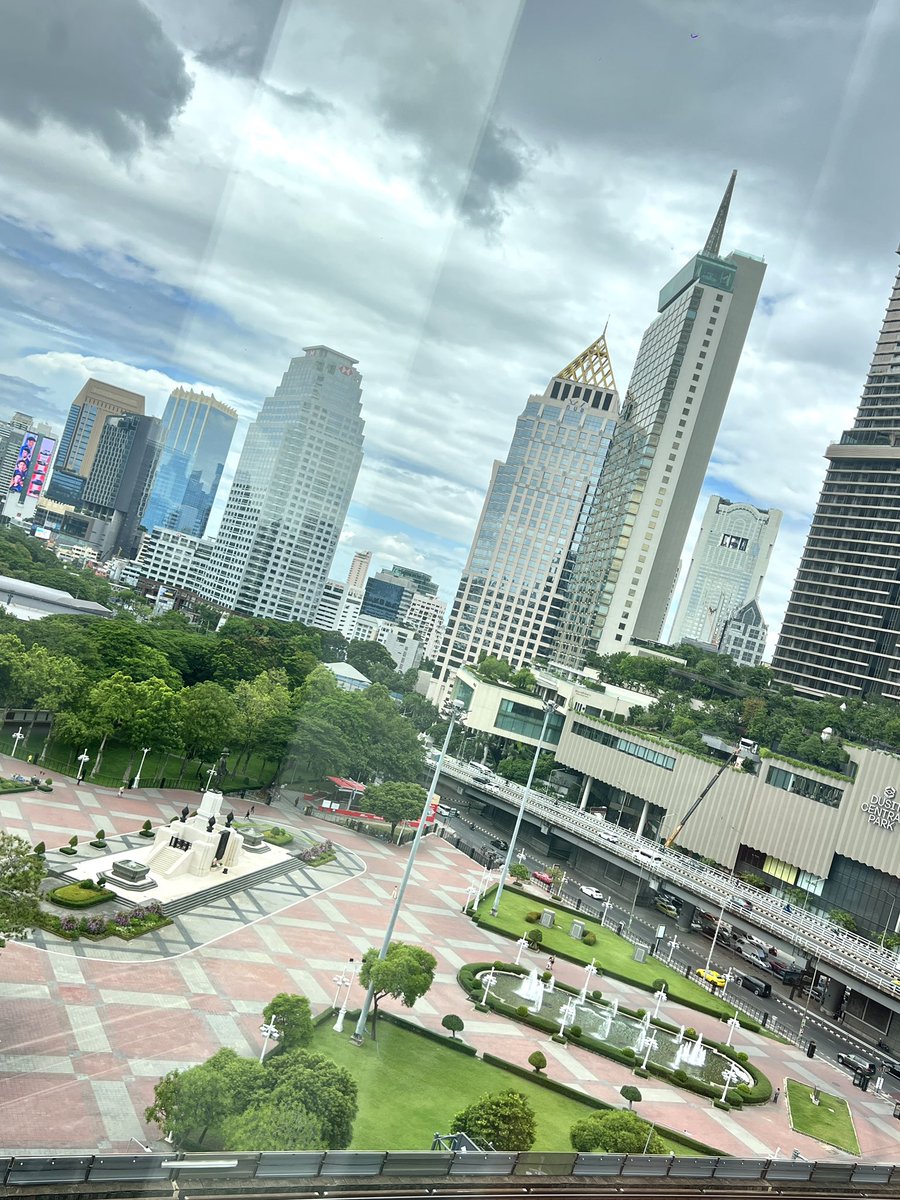 surasit_ton's tweet photo. #dusitcentralpark #silom 🏙️🚝
#lumphinipark #bangkok 🌳🏃
#surasit_ton 8•6•2026 🇹🇭 https://t.co/Fqw0Lf2hPQ