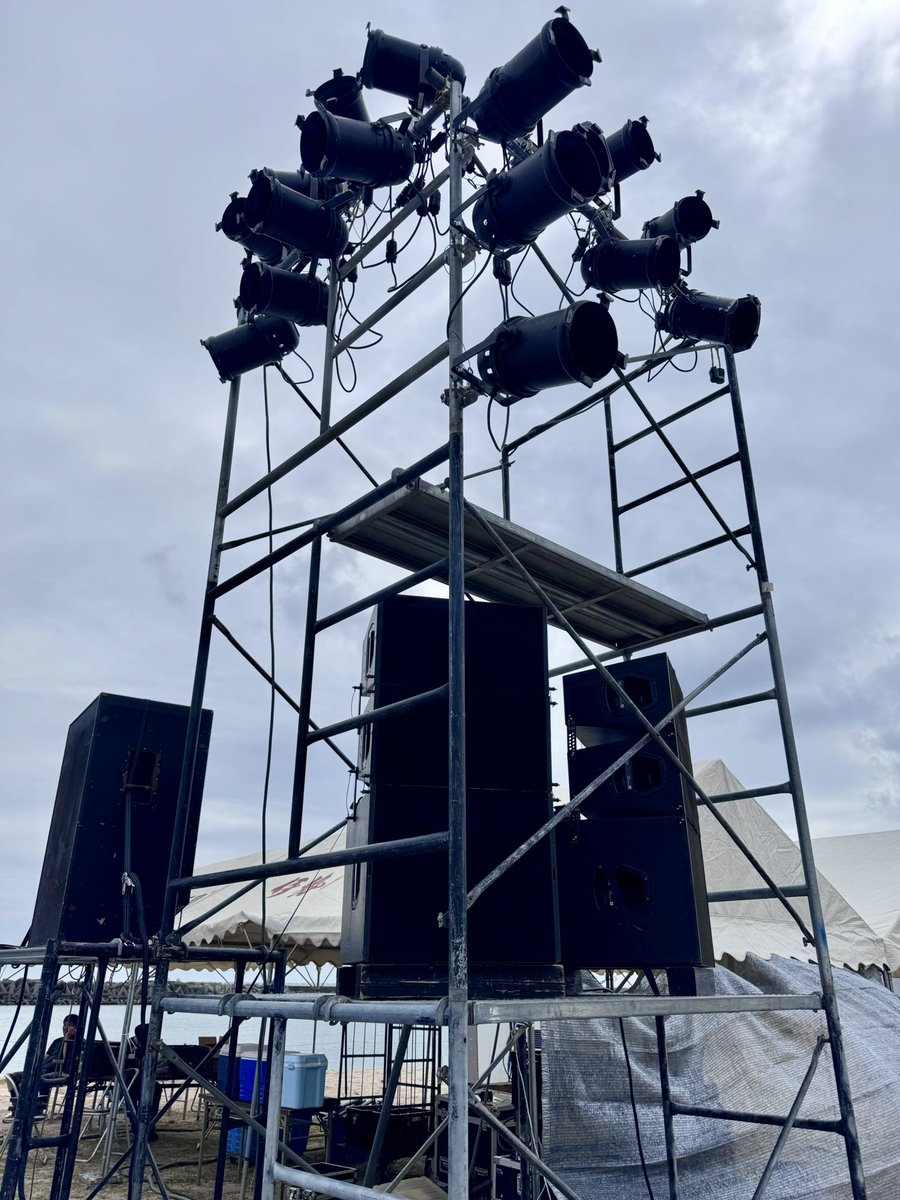 Style138's tweet photo. 三重県で開催された「伊勢えび祭り」🦞

同業者様の現場応援として大型屋外イベントの音響業務に参加させていただきました。

花火と音楽で盛り上がる素晴らしいイベントでした🎆

#伊勢えび祭り
#音響
#PA
#イベント運営
#アートスペースプロジェクト https://t.co/fyZHQPeRWP