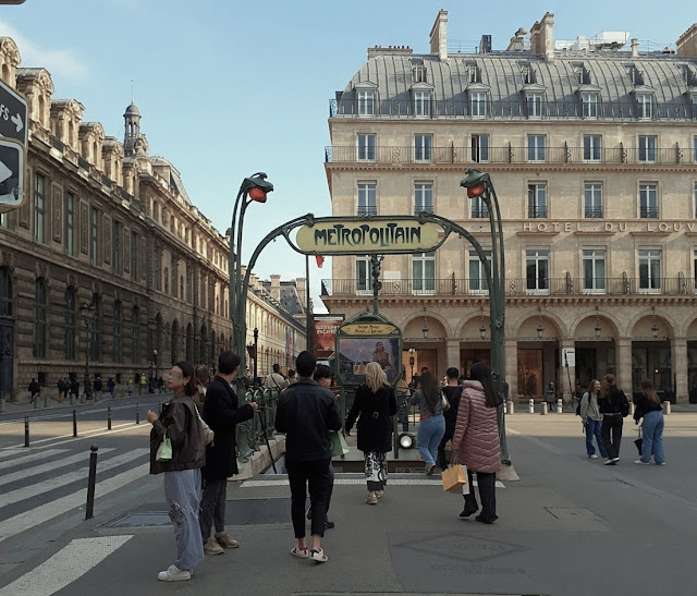 Paris_all_about tweet picture