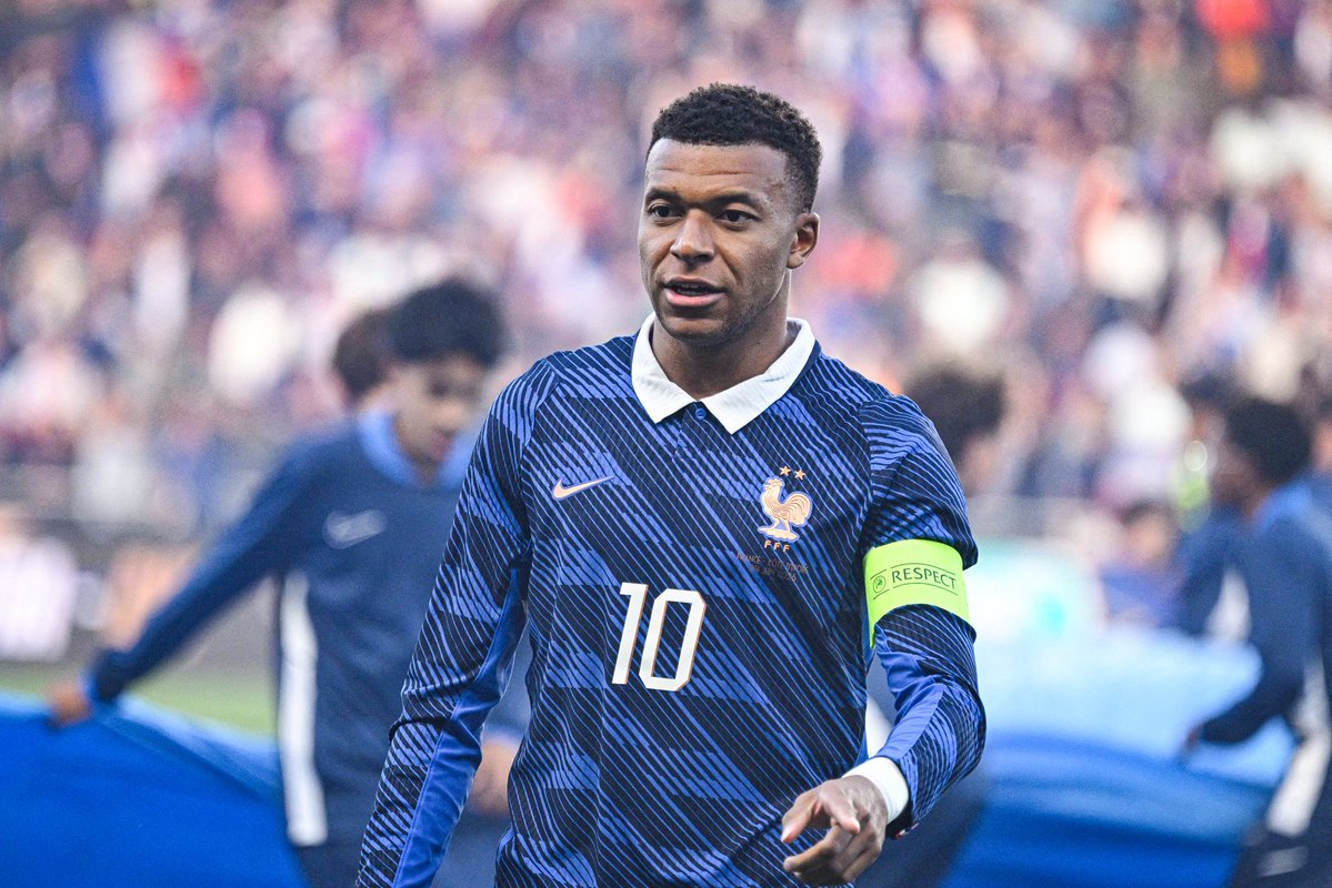 _BeFootball's tweet photo. 🚨 KYLIAN MBAPPÉ 🇫🇷 A INSCRIT 56 BUTS EN ÉQUIPE DE FRANCE. 

Les 25 autres joueurs Bleus réunis en ont marqué 41. 😱😱

(@lequipe) https://t.co/pOQ6j81lsF