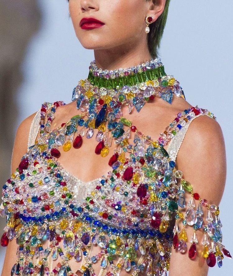 _littlegroves's tweet photo. pretty crystal outfit >>> https://t.co/481TxBt9JL
