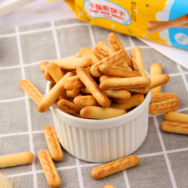 Dicky_J_Putra's tweet photo. Just discovered these addictive salted egg yolk cookies—crunchy, sweet with a hint of savory, perfect for sharing (so you don’t eat the whole pack alone!) Tag your snack buddy https://t.co/yyApxYO2if