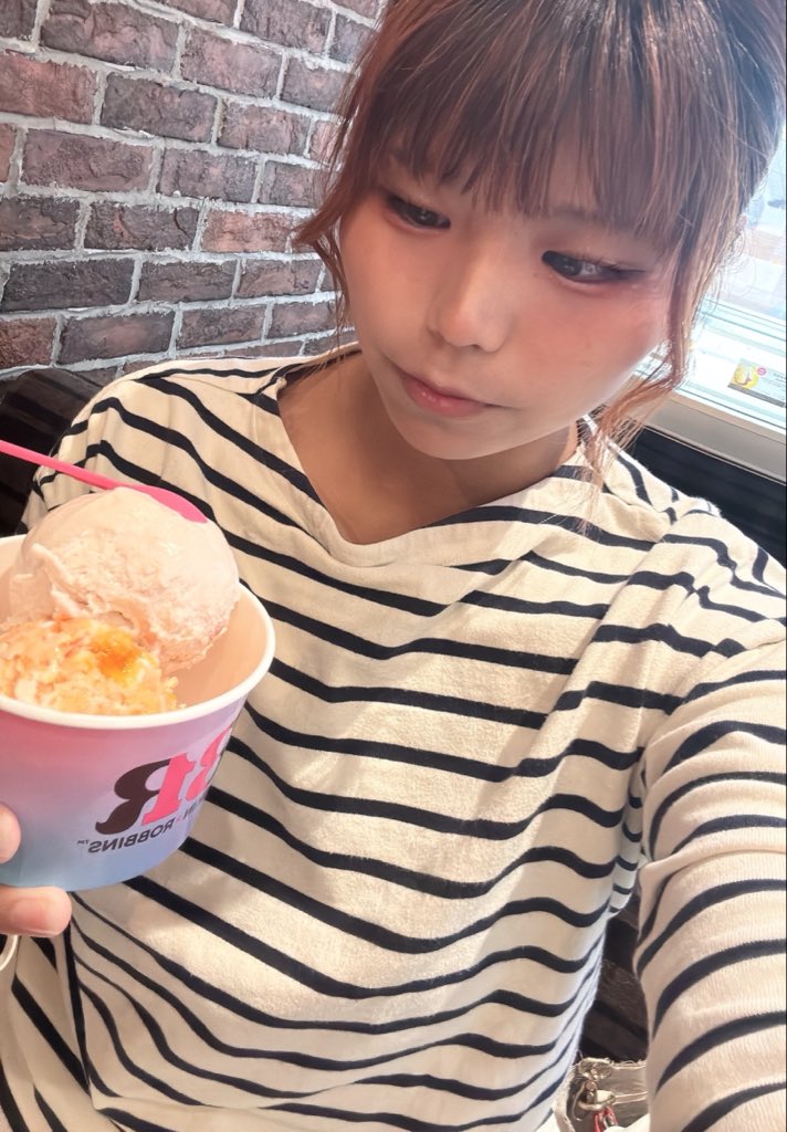 pinamo_'s tweet photo. 中止なんかーーいということで🍨 https://t.co/TywbMKzq5l