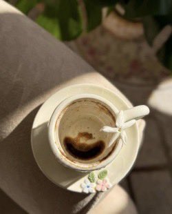 a75_t's tweet photo. #صباح_الخير ☀️ 
مازال عندي أمل ☕️ 
#قهوة_الصباح https://t.co/Vw2npfKi4u