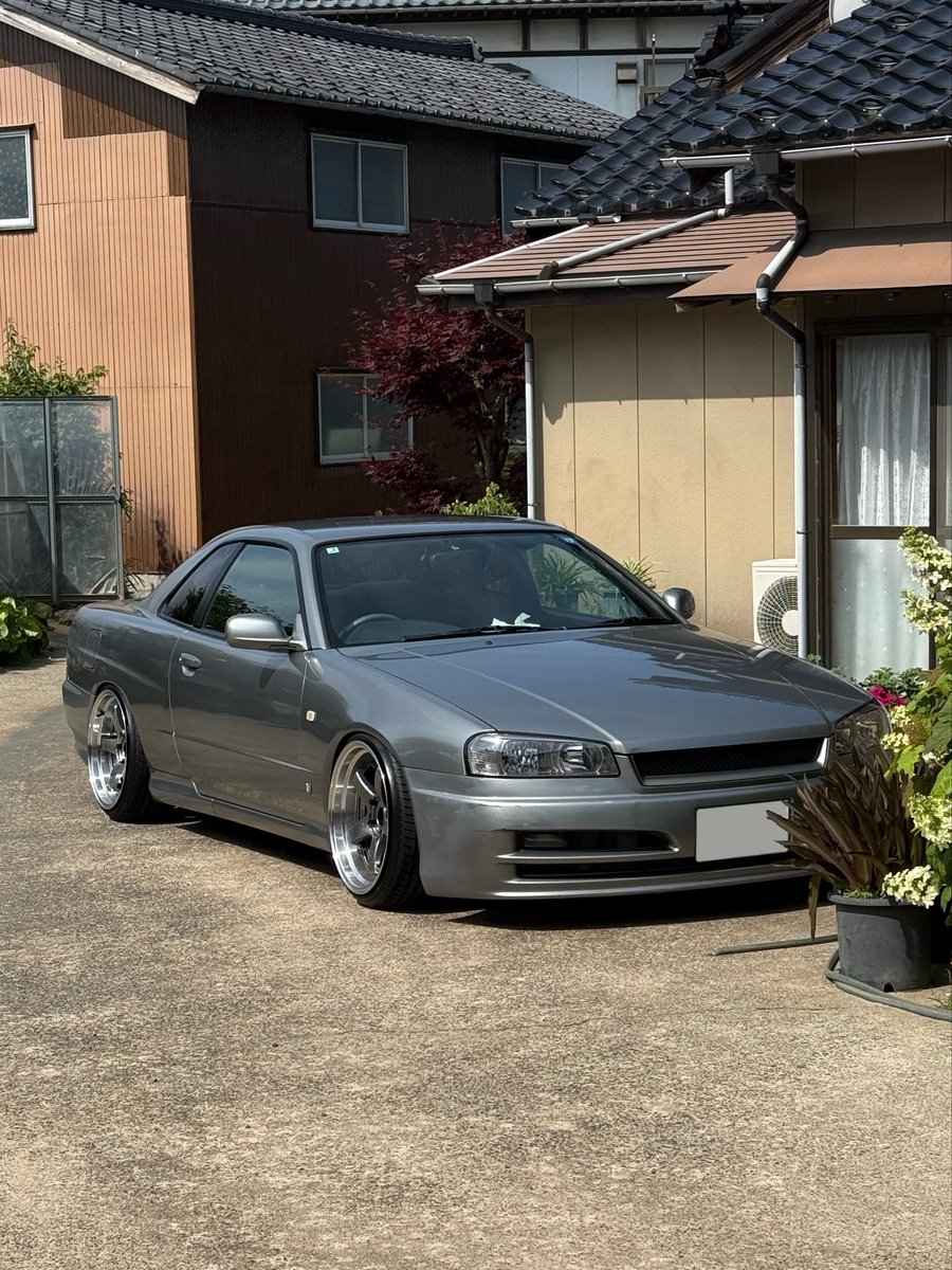 Lightning_gtr's tweet photo. かっこよすぎん？
最近後期顔の良さに��づいてきた https://t.co/aEung4f8gT