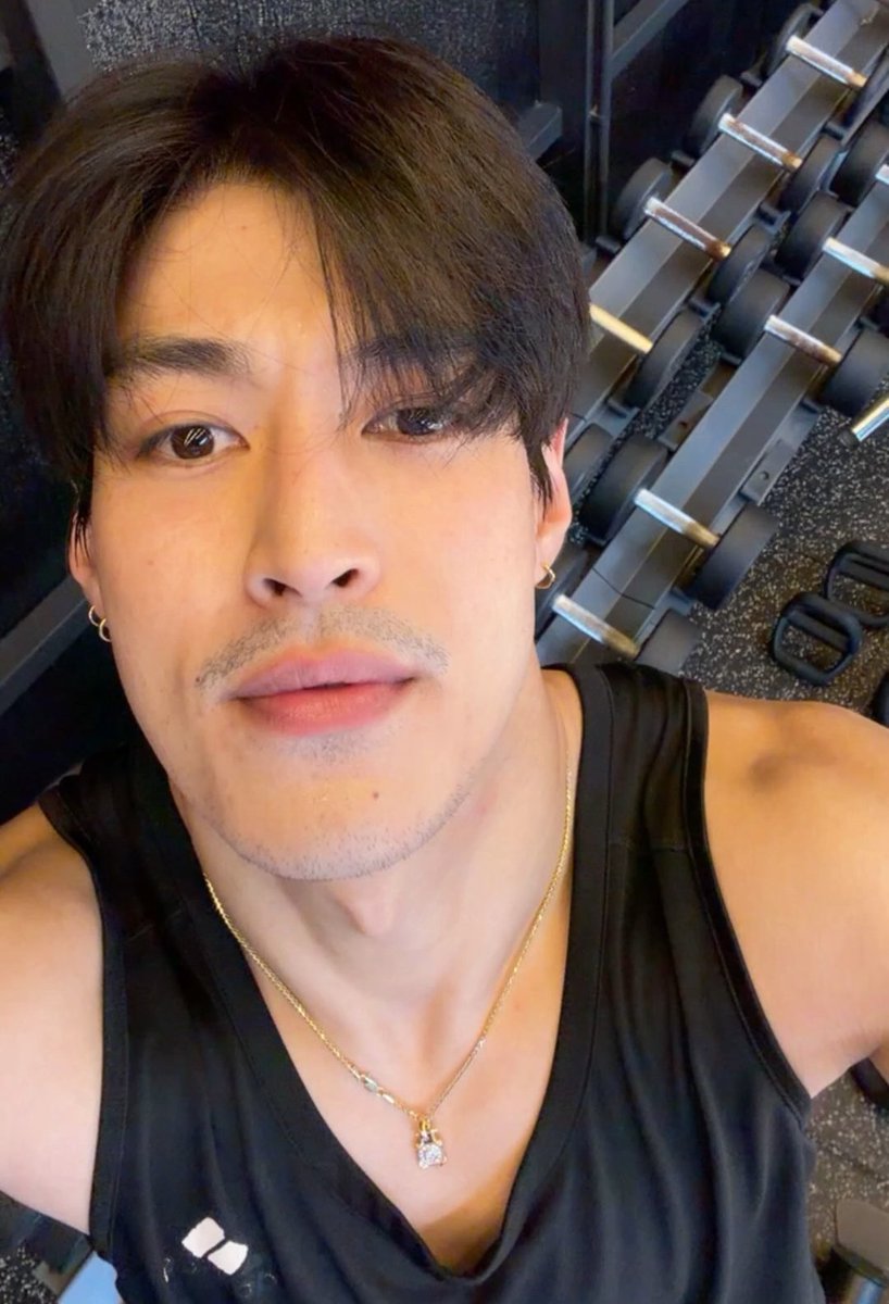 bolayupiii's tweet photo. vibes nya bapak sekali😭 kumis tipis nya ituloh aduhhh🫠 meleleh adek bangg... https://t.co/3a72wISQUm