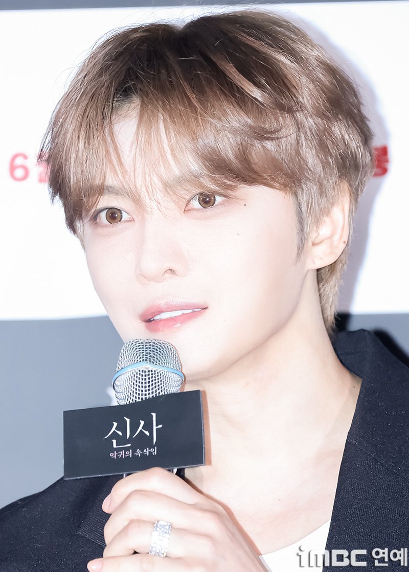 imbcenews's tweet photo. [포토] 김재중, 배우로 인사드립니다
#김재중 #배우 #가수 #신사 #영화 #언론시사회 #iMBC연예

배우 겸 가수 김재중이 8일 오후 서울 용산CGV에서 열린 영화 ‘신사: 악귀의 속삭임’ 언론시사회에 참석해 질의 응답을 하고 있다.

🔗https://t.co/aABF7pS4DX https://t.co/Lae3fD3FxN
