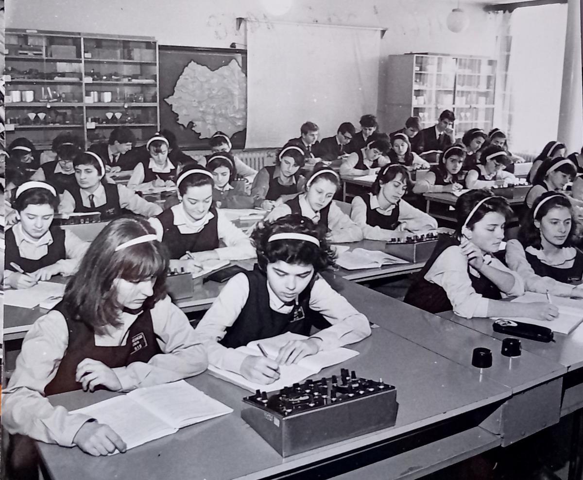 VanberghenEU's tweet photo. Not everyone in the European Union  knows what the Gaokao is. Even many of those commenting on it may not fully grasp what it means in practice. 

Yet, here lies an unexpected point of common understanding between China & Eastern Europe.

For many Chinese families, the Gaokao is a defining life event, a gateway to opportunity, and a powerful symbol of merit, effort, and social mobility. it has shaped values, family expectations, and the life trajectories of generations.

Those of us from Eastern Europe can relate to this experience more easily than many might imagine.

During the communist period, many Eastern European countries had highly competitive national examinations that played a similar role. 

I know this not from theory, but from personal experience. I started preparing years in advance. We lived with the pressure, the expectations, and the understanding that these exams mattered profoundly.

Perhaps this shared educational culture also helps explain why many Eastern European countries continue to perform strongly in STEM disciplines and why, after EU enlargement, children from Eastern European backgrounds were often noted for their advanced preparation in mathematics and science.

For many people in Eastern Europe, its significance is easier to understand because, in different forms, we once lived through something remarkably similar ourselves.

@CasparVeldkamp @eu_eeas

Photo left:  When Europe Had Its Own Gaokao
@Fred NUSS/Dumitru Chiselita

Photo right:  High school students prepare for the National College Entrance Examination (NCEE), known as "gaokao," in Fuyang in eastern China's Anhui province on May 27, 2025. PHOTO: AFP