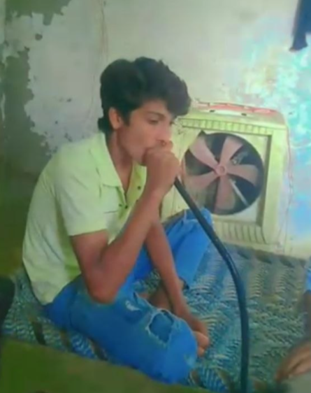 असुर् tweet media