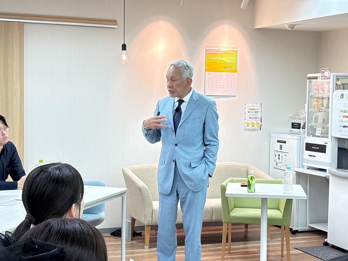 CRSIS5's tweet photo. “SISって何をするの？？”

ソーシャルイノベーションスクールとは、SDGsや社会課題について学びながら、

自分のアイデアを形にしていく実践型スクールです。

各分野の一流講師から学び、環境・地方創生・教育などの課題解決に挑戦します🔥

#社会課題
 #ソーシャルイノベーション 
#SIS https://t.co/hGSpoCC6iy