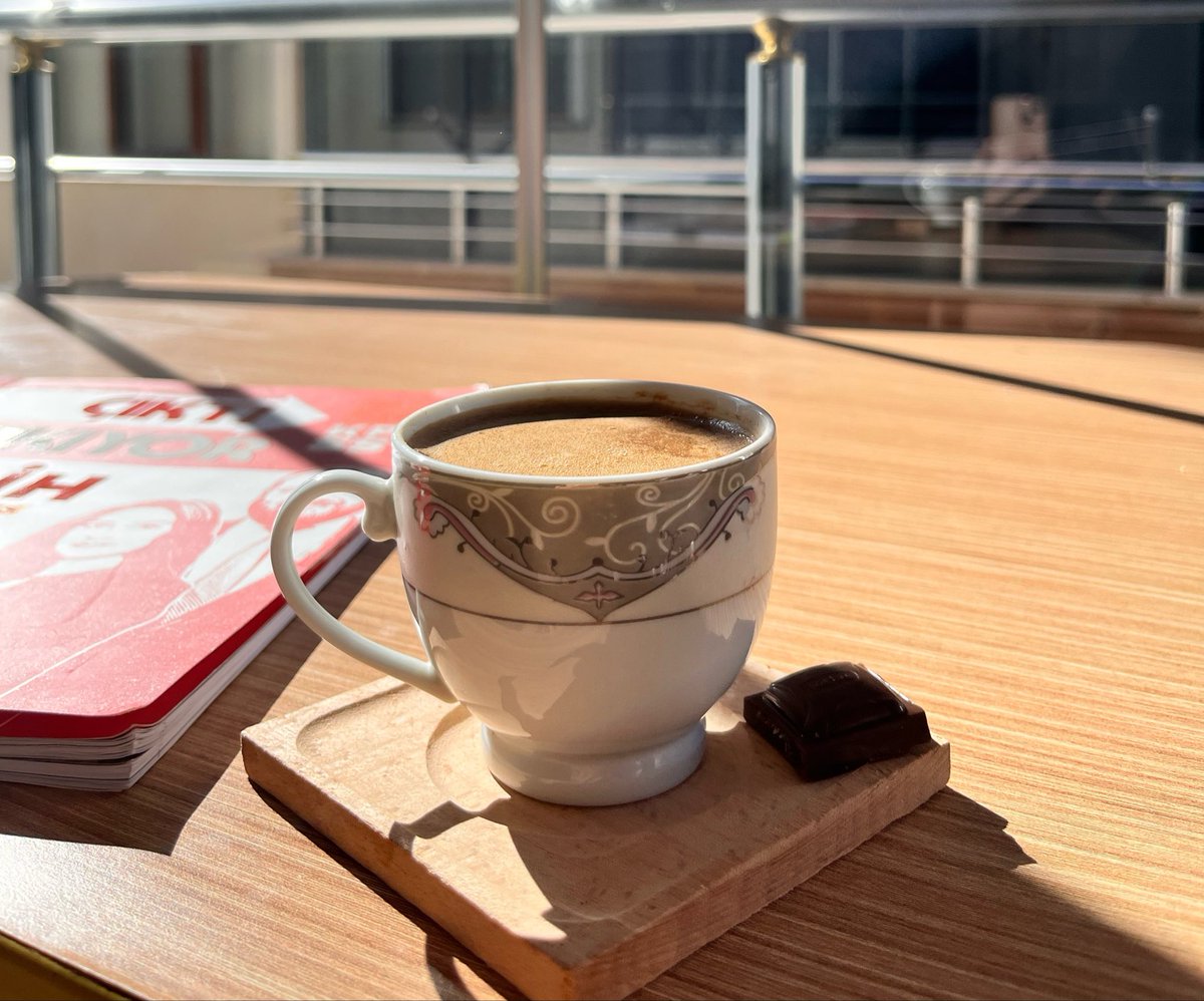 laborantingen's tweet photo. kahvemin yanına mutlaka bi bacımı isterim bi tane ama mutlaka en sevdiğim olucak hihihih :) https://t.co/Na2pshRr2g