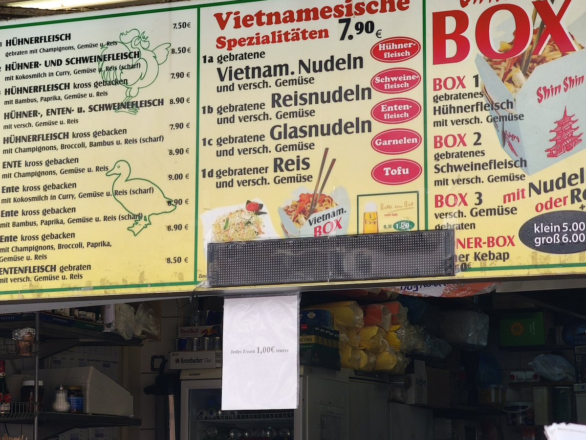 k4ii_'s tweet photo. "Jedes Essen €1 teurer". So schreibt man heute Preislisten https://t.co/3guytujJLn
