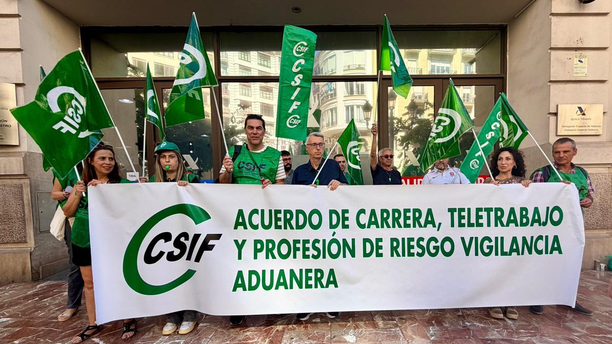 CSIFCV's tweet photo. 🟢 CSIF convoca a la plantilla de la AEAT a un paro de 24 horas en toda España para reclamar mejores condiciones laborales: refuerzos de personal, carrera profesional y teletrabajo.

👥 Hoy nos concentramos de 11:00 a 12:00 h ante las delegaciones especiales de la Agencia Tributaria en todas las comunidades autónomas.