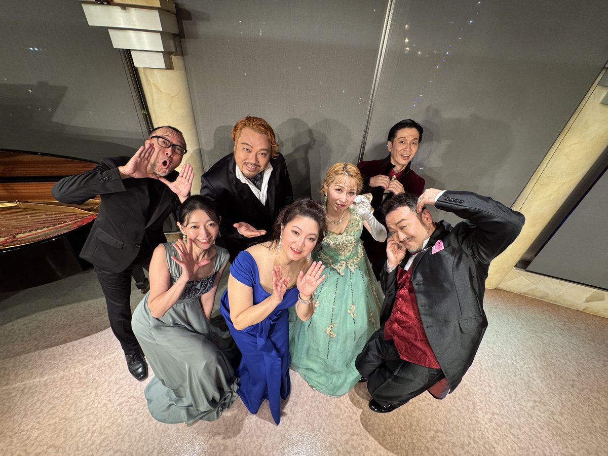 opera_tonakai's tweet photo. 6/5(金)《チャールダーシュ侯爵夫人》ハイライト（ディナー付公演）終演！満席のお客様をお迎えして、会場は熱気と歓声に包まれました。ご来場ありがとうございました。 https://t.co/uiLYI3Qh5q