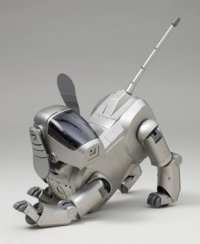 Y2K_DOTCOM's tweet photo. Sony AIBO https://t.co/9WgMMwG5WD