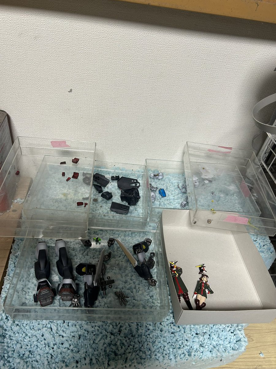 Nobakko1's tweet photo. 製作進捗⑨
塗装全て終了👍
組み立ても少しずつ進めていますが今日はここで睡魔が…🥱
という事で組み立ては明日以降に✨
早く組み上げたいですね☺️ https://t.co/WrJkvA6UxG