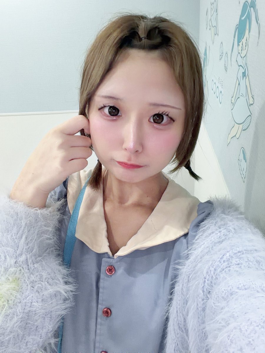Konoha_aoco's tweet photo. おきゅおわ！本日もご来店アミュ差し入れありがとうございました(T^T)前髪上げてるのレアでみんながびっくりしてておもしろかったですとても！！笑寝坊しない限りはしないので見れた皆さんみんな幸せになれます。久しぶりの方が多くて色んな話出来て楽しかった👶🏻🎀
次は明日！18-22 https://t.co/01h0pgpO1X