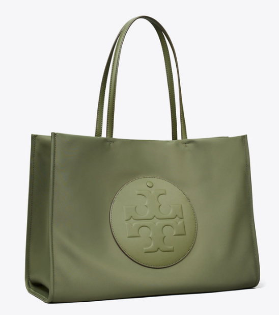 karirfess's tweet photo. *girl to girl*

seandainya pasangan kalian mau beliin kalian tas kerja ini:
- Tory Burch Ella Tote
- Longchamp Le Pliage

kalian bakal pilih yg mana? https://t.co/xPDIoQcICa