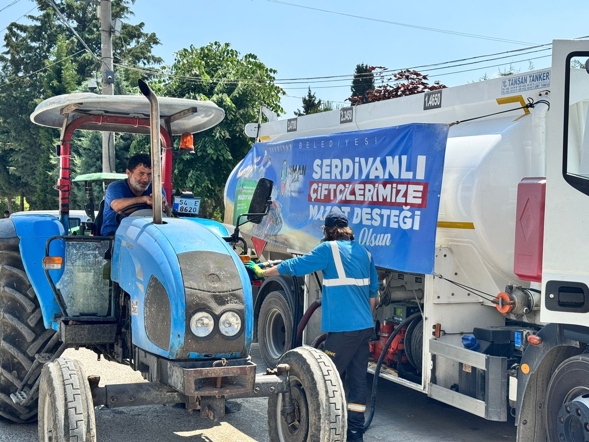 serdivanbld's tweet photo. 📍Aralık Mahallesi

Üreten çiftçimizin gücü arttıkça, bereketi de artıyor. 🌾🚜

Hayata emeğiyle güç katan çiftçilerimizin üretim sürecine, MAZOT KART desteğimiz devam ediyor.

Yeter ki toprağa emek düşsün, biz desteğimizi esirgemeyiz.

#SerdivandaDestekHiçBitmez https://t.co/vJl3A9FUaG