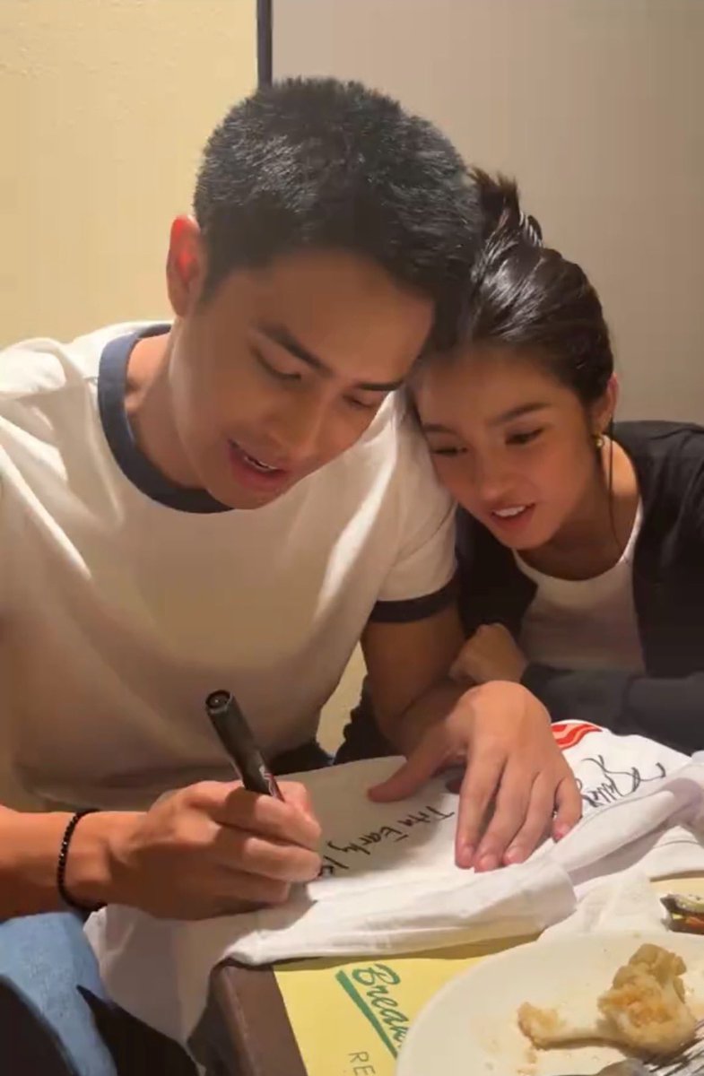 tangingreason's tweet photo. The hands 😌😌

#TayoSaWakas #DonBelle #BelleMariano #DonnyPangilinan https://t.co/tSid0Mm3HZ