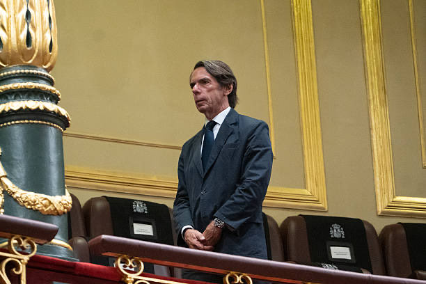 JulianMaciasT's tweet photo. Aznar se ha marchado del congreso a los pocos segundos de que el papa inicie su discurso. https://t.co/dcMfGt4pGE