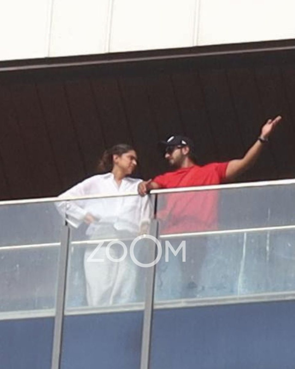 ZoomTV's tweet photo. Ranveer Singh and Deepika Padukone were spotted soaking in the view from the balcony of their stunning new Bandra home. A rare glimpse of Bollywood’s power couple at their newest address!

#bollywoodcouple #DeepVeer #ranveersingh #deepikapadukone https://t.co/qhSRHjJfRW
