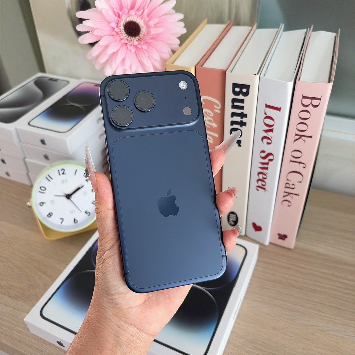 softq24's tweet photo. 📱 iPhone 17 Pro Max 256GB (ZP/A)

💰 วางดาวน์ 5,550 บาท 💳 ผ่อน 5,800 บาท × 15 เดือน

✅ เครื่องศูนย์ไทย ✅ พร้อมทำสัญญา ✅ รอรับเครื่อง 1-2 วัน ✅ ใช้งานปกติทุกฟังก์ชัน ✅ แบตสุขภาพดี
🎁 แถมฟรี ชุดชาร์จ + เคส + ฟิล์ม 🛠 ประกันร้าน 30 วัน https://t.co/DUzVlbLszs
