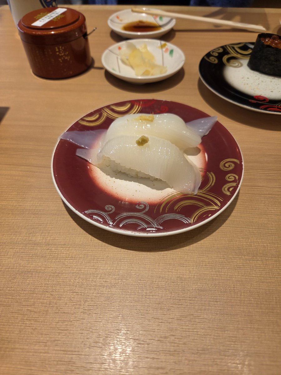 yusuke_grfb's tweet photo. もう関東で寿司食えない身体になってしまった…道民の皆様は日常的にこんなものを食っているのか!? https://t.co/Dtd18YachD