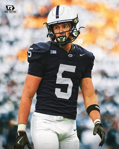 WhiteOutFB's tweet photo. Worth sharing ….

@landon_blum posted 3 pics on his IG story from the weekend. All 3 pics were of his teammates. That’s the dude he is. That’s the culture being created every day at Penn State. Just beautiful to see.

We Are 🦁 https://t.co/W7EpvAeNfe